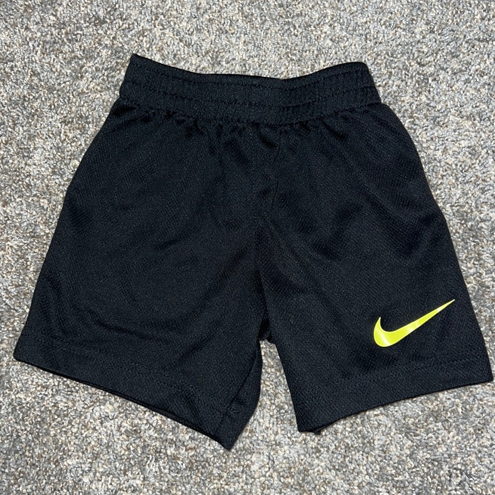 Nike shorts 3T